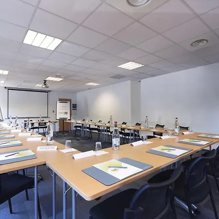 Hotel Campanile Lille Nord 3*