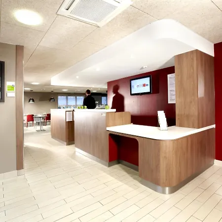 Campanile Lille Nord Hotel 3*