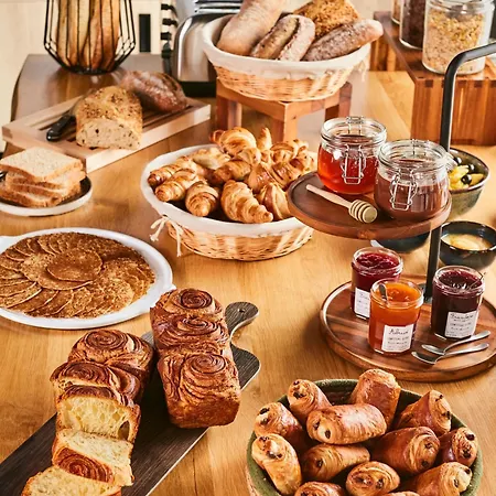 Campanile Lille Nord Hotel 3*