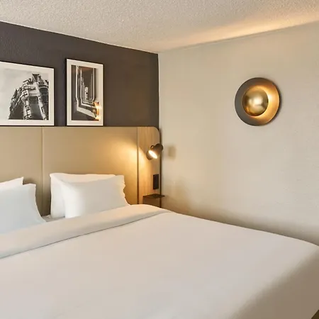 Campanile Lille Nord Hotel