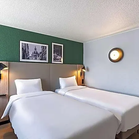 Campanile Nature - Lille ホテル 3*