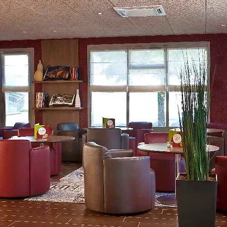 Hotel Campanile Lille Nord 3*